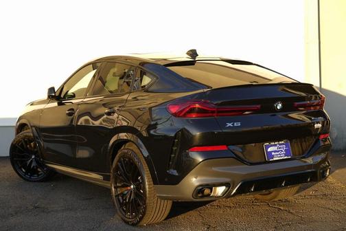 2023 BMW X6 xDrive40i