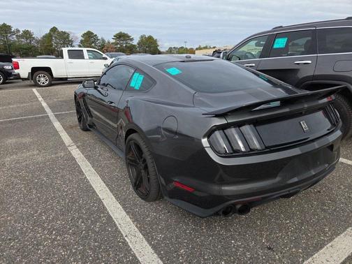 2017 Ford Shelby GT350 Base