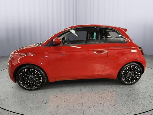 2024 FIAT 500e Base