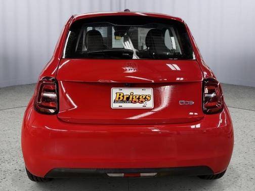 2024 FIAT 500e Base