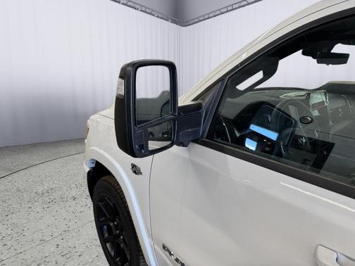 Bright White Clearcoat 2026 RAM 1500 Laramie
