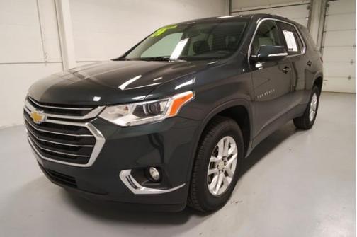 Photo 1 of 25 of 2020 Chevrolet Traverse LT Cloth