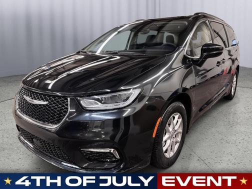 2022 Chrysler Pacifica Touring-L