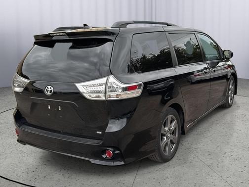 2018 Toyota Sienna SE