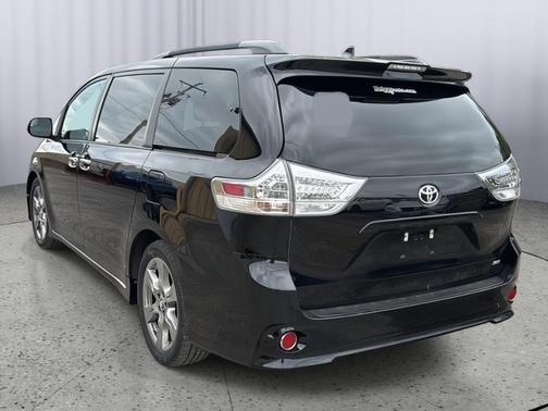 2018 Toyota Sienna SE