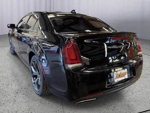 2022 Chrysler 300 Touring