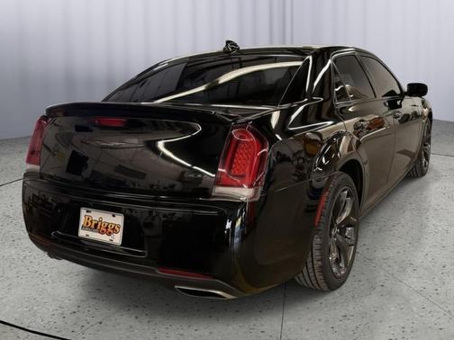 2022 Chrysler 300 Touring