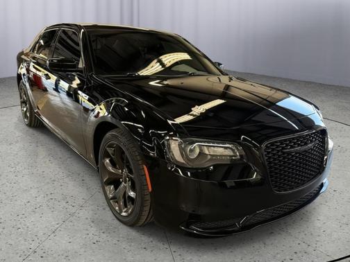 2022 Chrysler 300 Touring