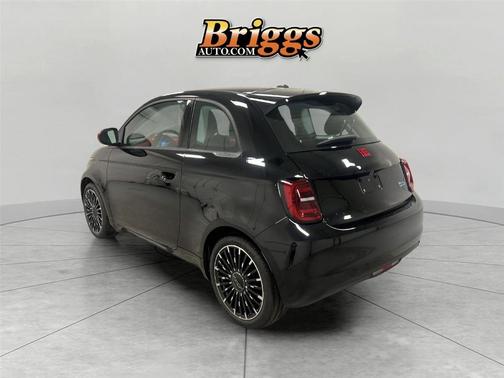 2024 FIAT 500e Base