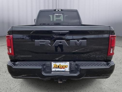 Diamond Black 2026 RAM 2500 Big Horn