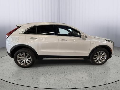 2022 Cadillac XT4 Premium Luxury