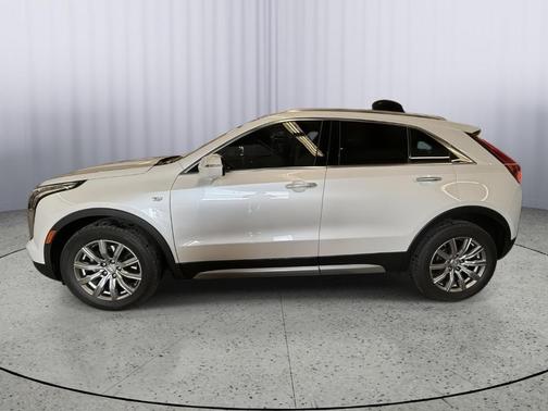 2022 Cadillac XT4 Premium Luxury