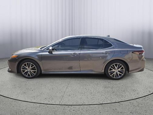 2023 Toyota Camry Hybrid XLE
