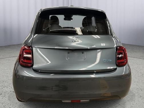 2025 FIAT 500e Base