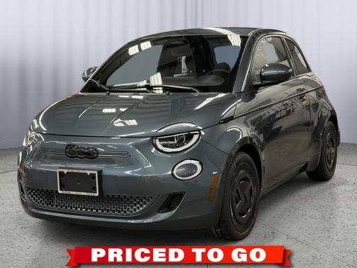 2025 FIAT 500e Base