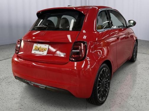 2024 FIAT 500e Base