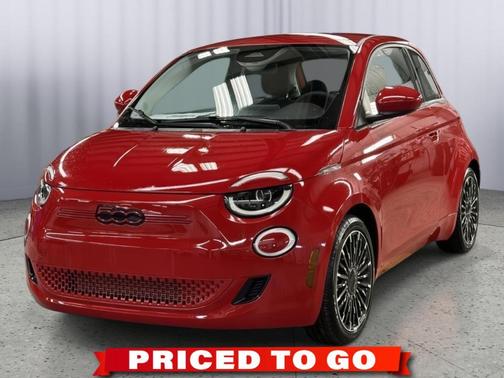2024 FIAT 500e Base