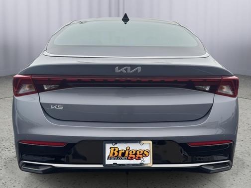 Everlasting Silver 2024 Kia K5 EX