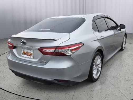 2018 Toyota Camry Hybrid XLE