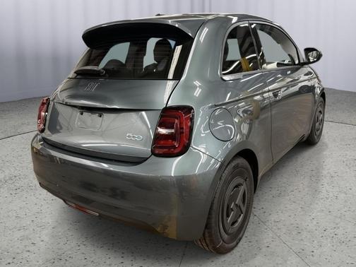2025 FIAT 500e Base