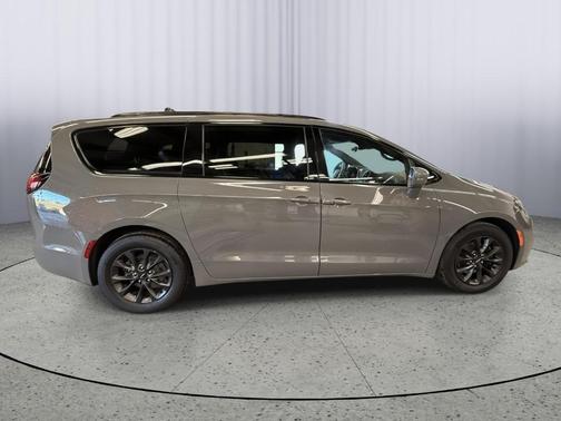 2021 Chrysler Pacifica Touring
