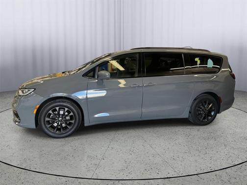 2021 Chrysler Pacifica Touring