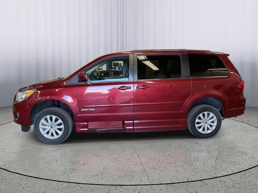 2012 Volkswagen Routan SE