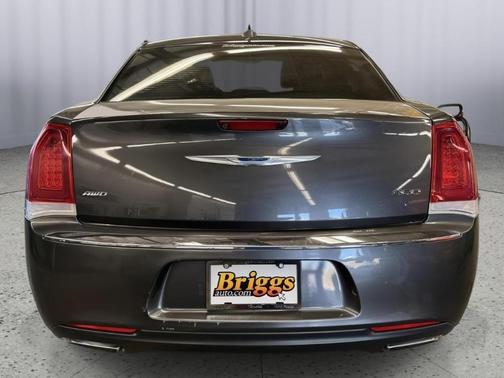 2016 Chrysler 300 Limited