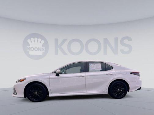2022 Toyota Camry LE