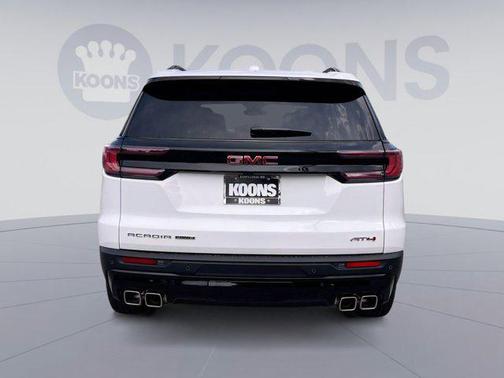 2025 GMC Acadia AWD AT4
