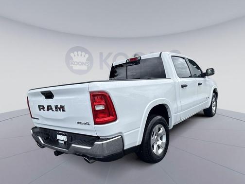 Bright White Clearcoat 2025 RAM 1500 Big Horn/Lone Star