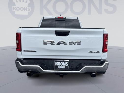 Bright White Clearcoat 2025 RAM 1500 Big Horn/Lone Star