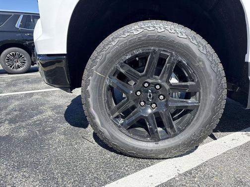 Summit White 2026 Chevrolet Silverado 1500 LT Trail Boss