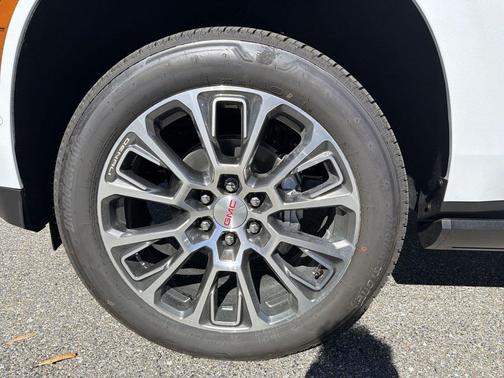Glacier White Tricoat 2026 GMC Yukon Denali