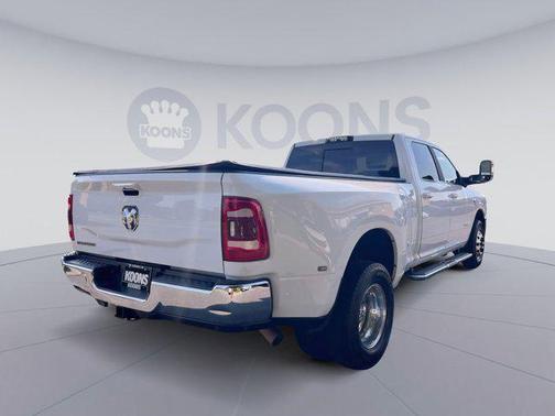 2022 RAM 3500 Big Horn Crew Cab 4x2 8' Box