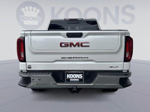 White Frost Tricoat 2022 GMC Sierra 1500 SLT