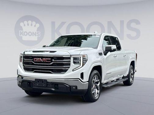 White Frost Tricoat 2022 GMC Sierra 1500 SLT