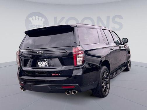 2023 Chevrolet Suburban RST