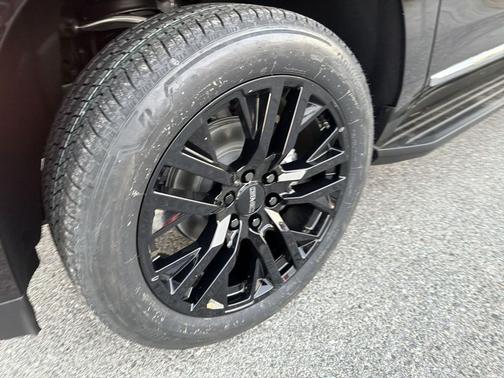 Onyx Black 2027 GMC Yukon Elevation, 4WD