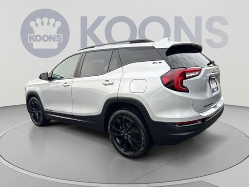 Quicksilver Metallic 2022 GMC Terrain SLE