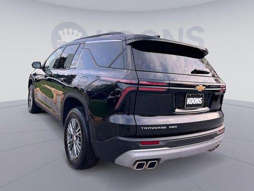 2024 Chevrolet Traverse LT