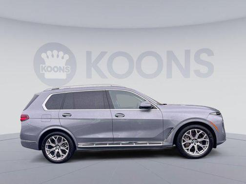 2025 BMW X7 xDrive40i