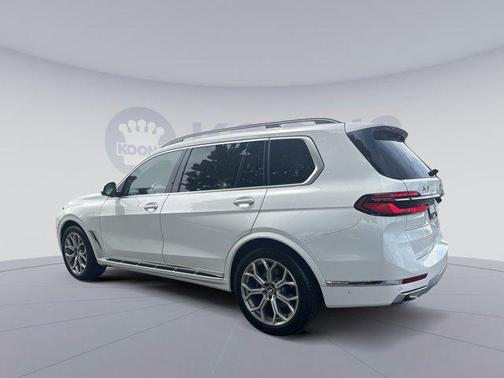 Alpine White 2026 BMW X7 xDrive40i