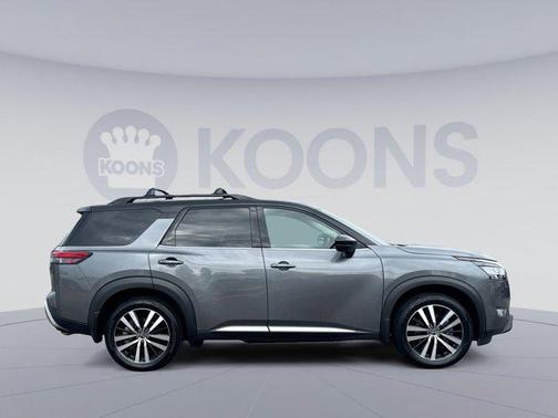 2024 Nissan Pathfinder Platinum 4WD