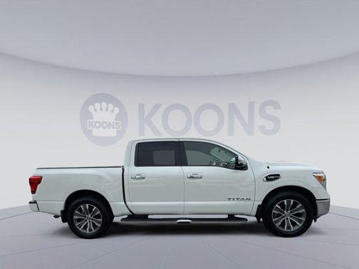 2017 Nissan Titan SL