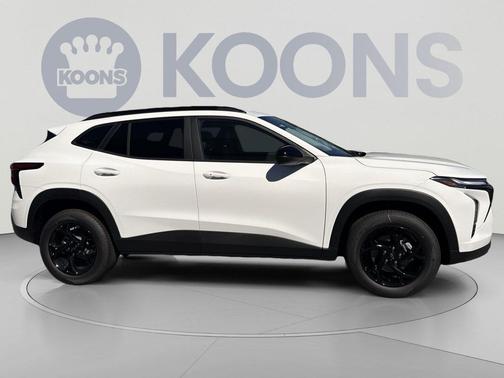 Summit White 2026 Chevrolet Trax LT