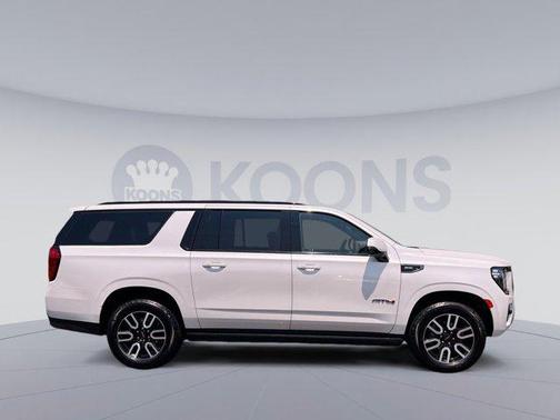 2023 GMC Yukon XL 4WD AT4