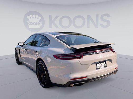 2019 Porsche Panamera 4