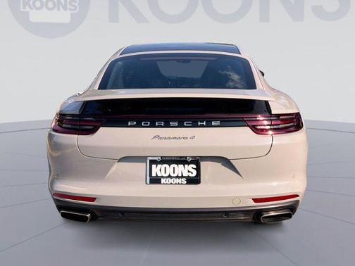 2019 Porsche Panamera 4