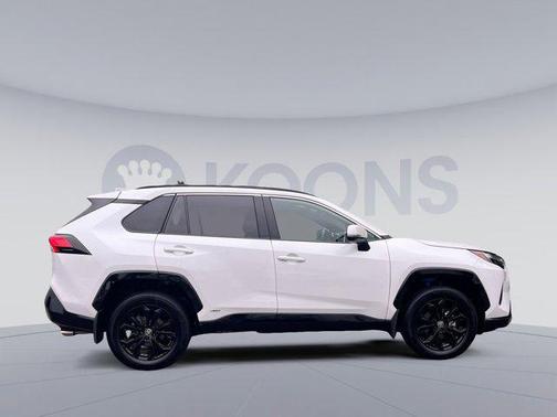 2024 Toyota RAV4 Hybrid SE